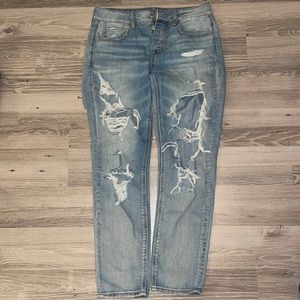 American Eagle Tomgirl jeans, size 4, Light Wash